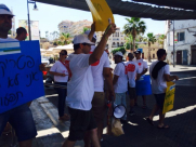 بالصور: عمال شركة "هوت موبايل" ينظمون تظاهرة داخل ميناء يافا لتحقيق مطالبهم